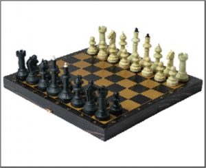 Шахматы Айвенго с деревянной шахматной доской